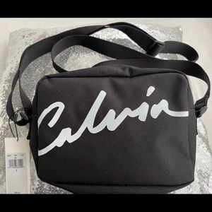 Calvin Klein Jeans / Multi-use shoulder bag.